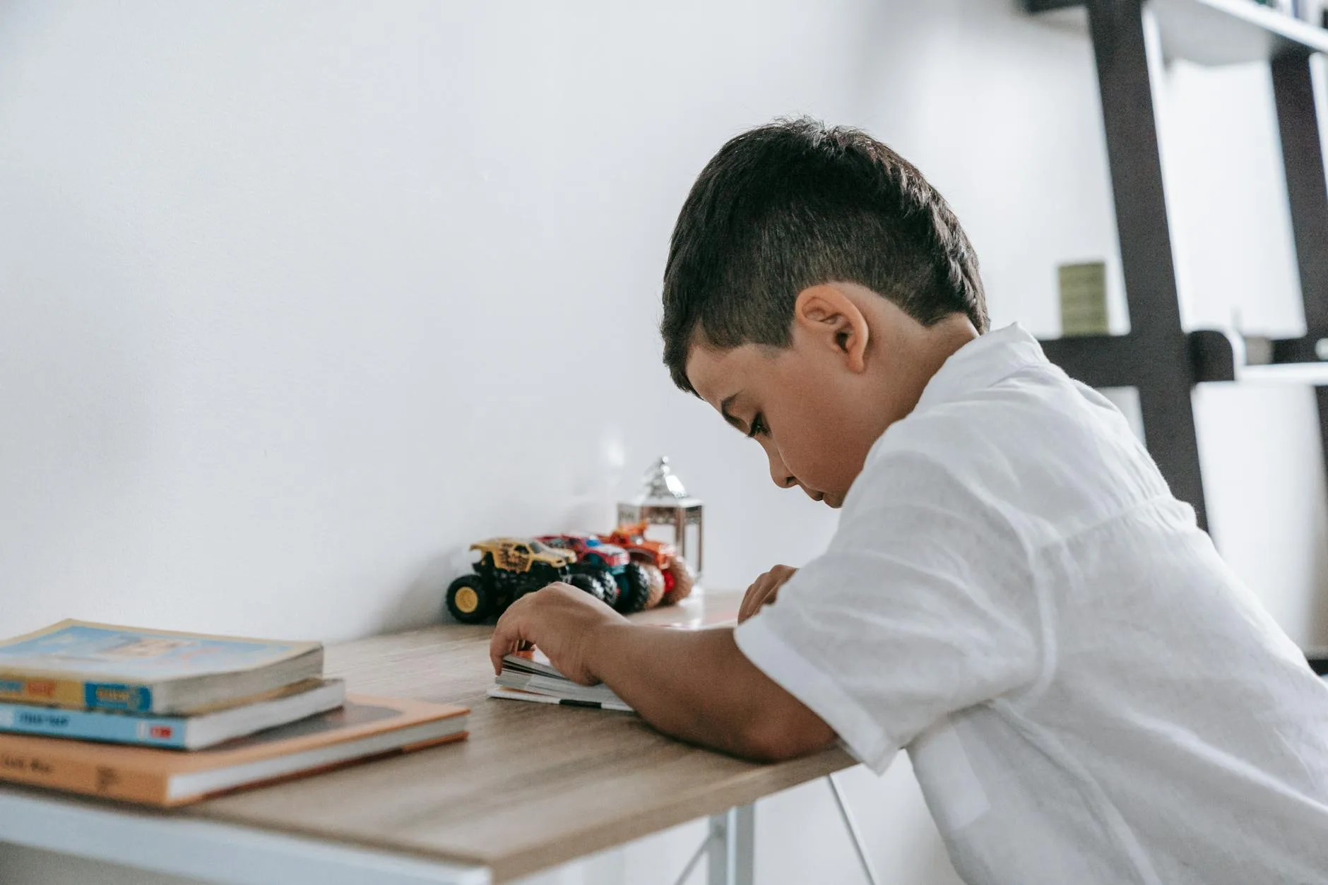 Cara melatih fokus anak lewat permainan edukatif.